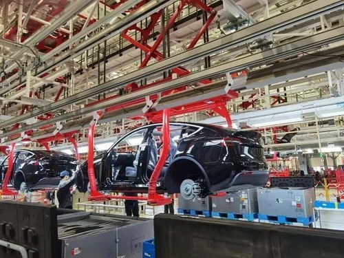 馬斯克深夜訪滬 一場“馬不停蹄”的技術外交與行業啟示